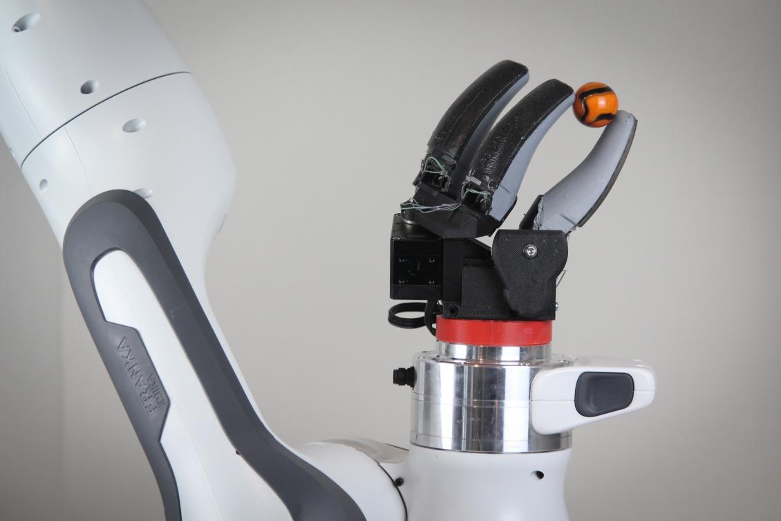 Finger-shaped sensor enables more dexterous robots Finger-shaped sensor enables more dexterous robots